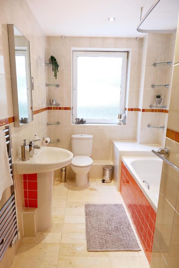 Stunning Apartment Close To Cambridge Station With Free Parking! エクステリア 写真