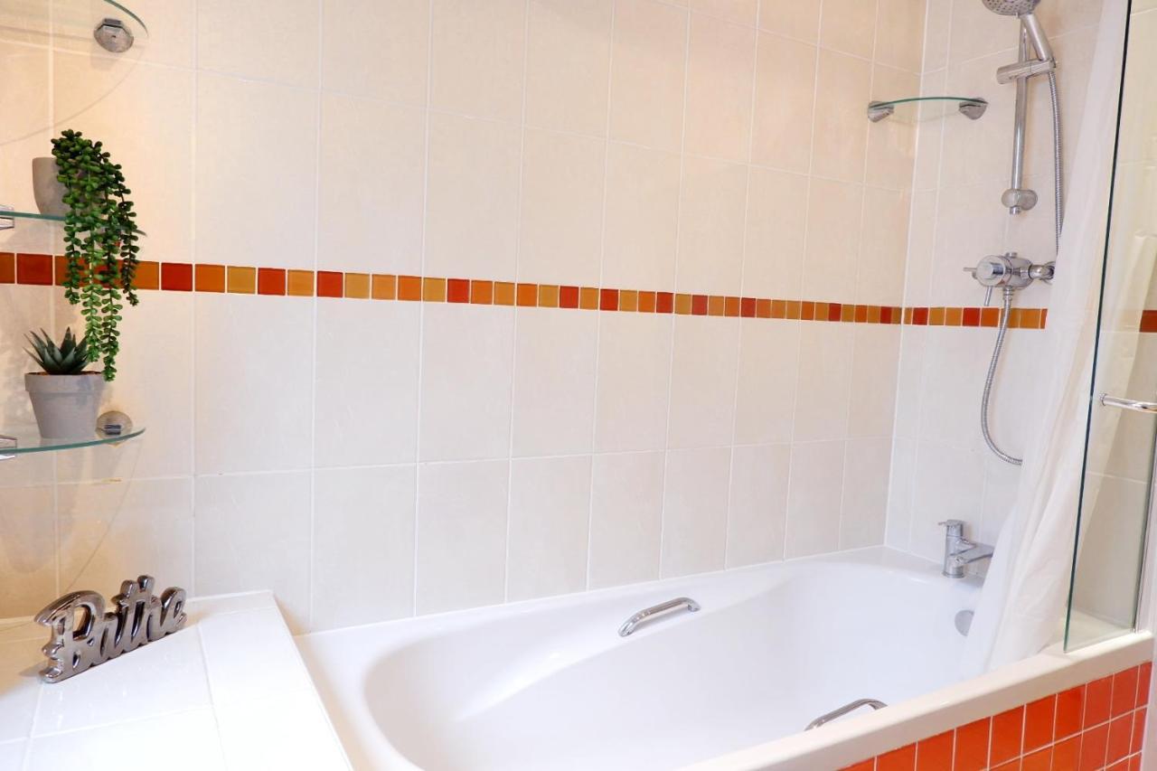 Stunning Apartment Close To Cambridge Station With Free Parking! エクステリア 写真